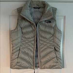 North Face Puffy Vest EUC